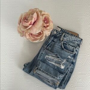 PacSun Classic Distressed Women's MOM Jeans